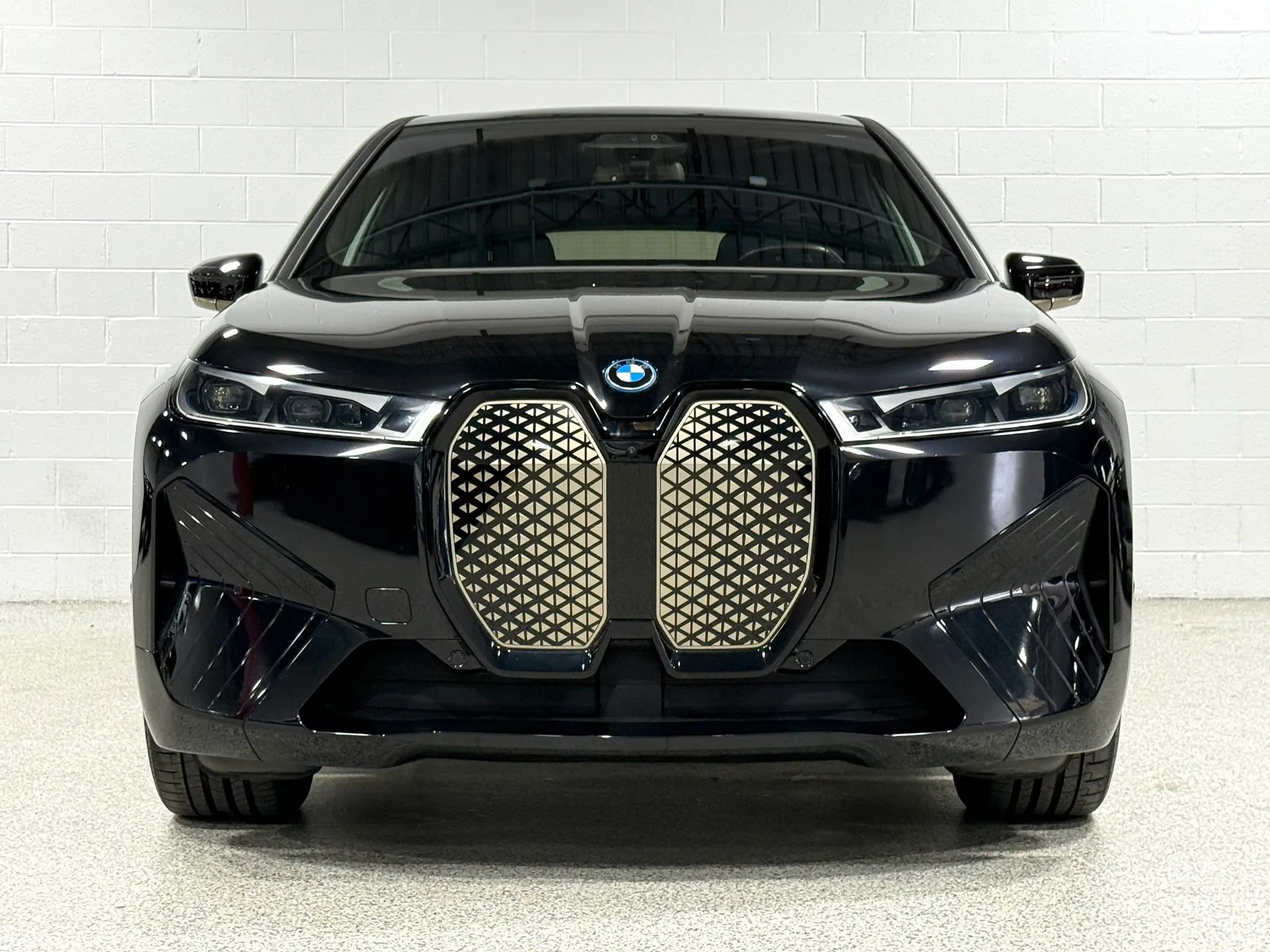 Used 2023 BMW iX M60 AWD/4WD image 3