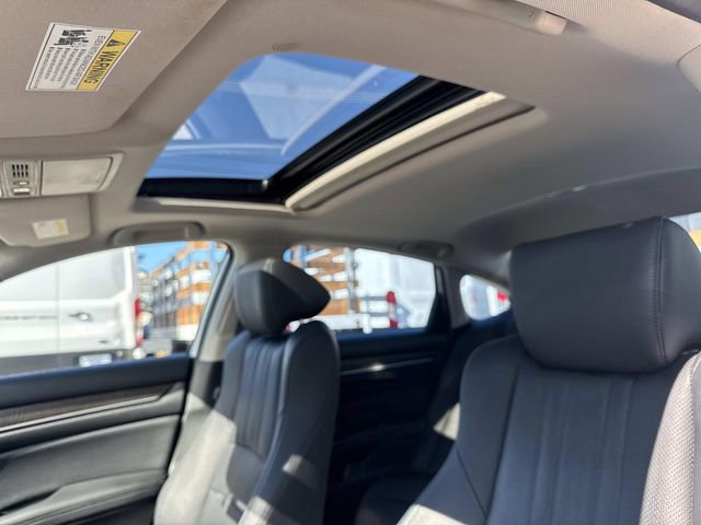 Used 2019 Honda Accord Touring image 18