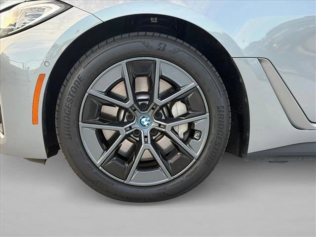 Used 2023 BMW i4 eDrive35 w/ Premium Package image 9