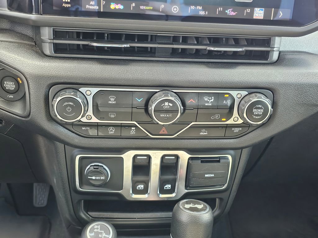 Used 2024 Jeep Wrangler Sport S image 23