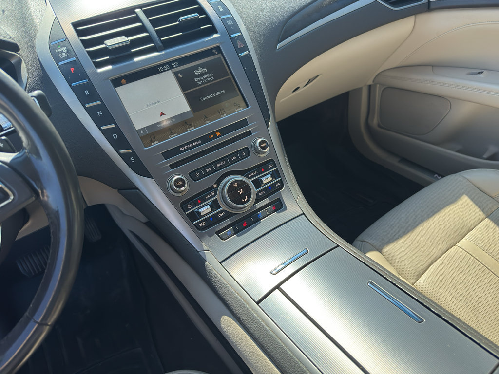 Used 2017 Lincoln MKZ Reserve FWD image 11