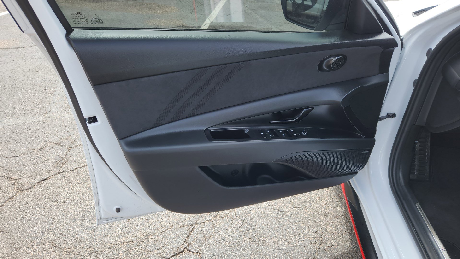 Used 2025 Hyundai Elantra N Base image 23