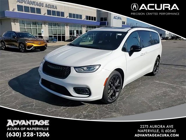 Used 2025 Chrysler Pacifica Limited