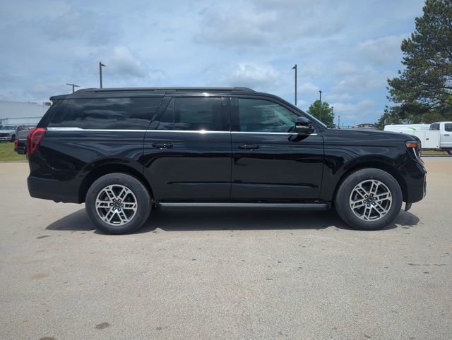 New 2026 Ford Expedition Max Active RWD image 3
