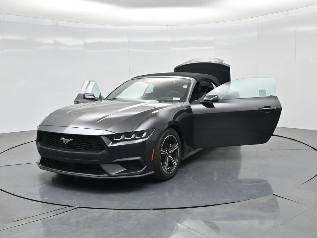 Used 2024 Ford Mustang Convertible image 28