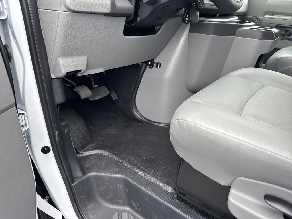 New 2026 Ford E-350 and Econoline 350 Super Duty w/ Power Equipment Group image 34