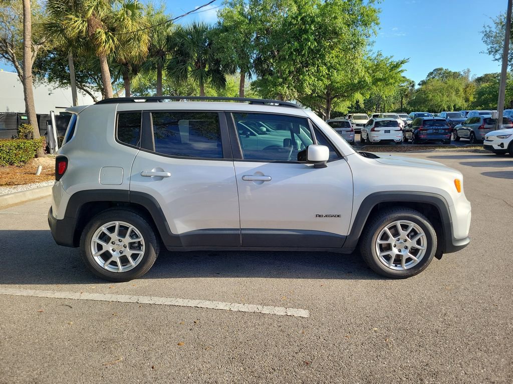Used 2021 Jeep Renegade Latitude image 3