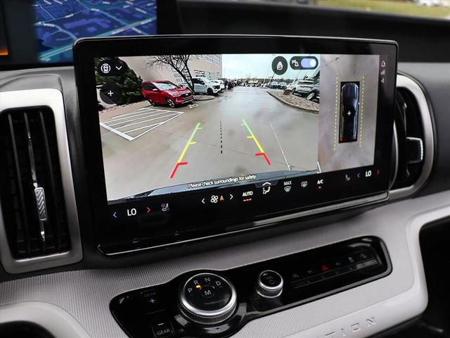 Used 2025 Ford Expedition Active image 24