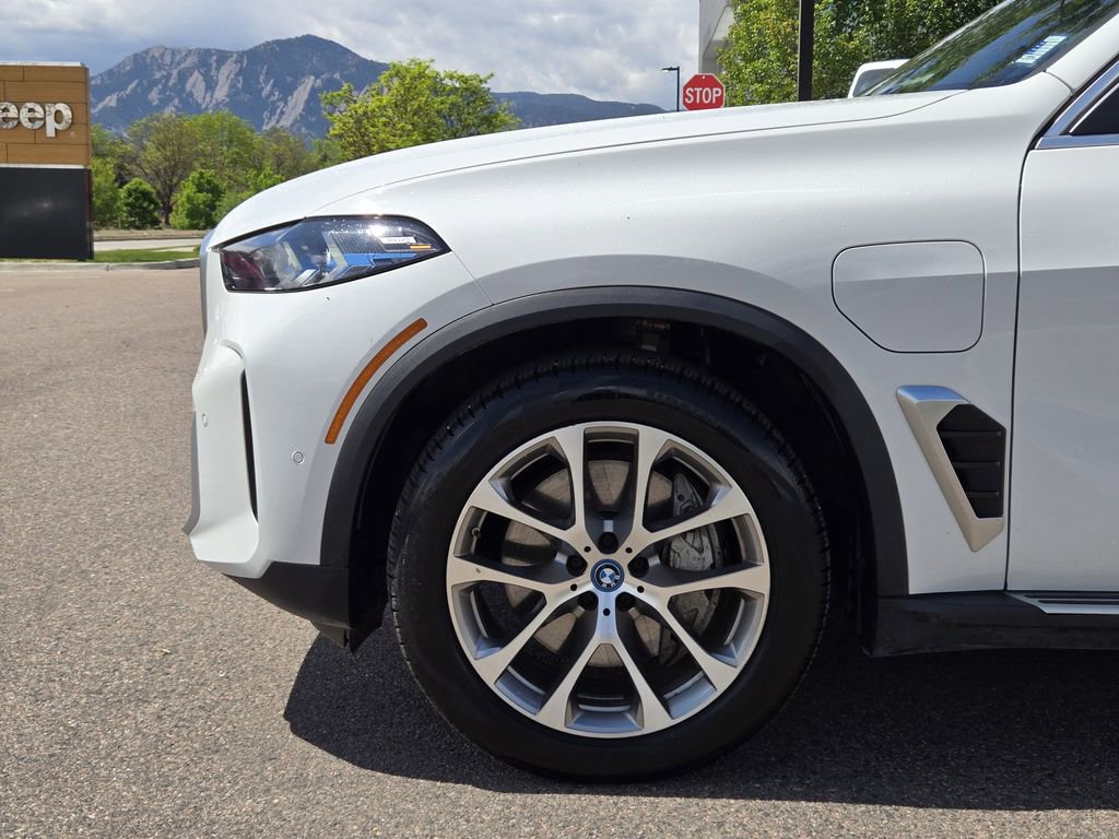 Used 2025 BMW X5 xDrive50e AWD/4WD image 6