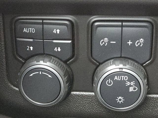 Used 2021 Chevrolet Tahoe Premier w/ Premium Package image 14