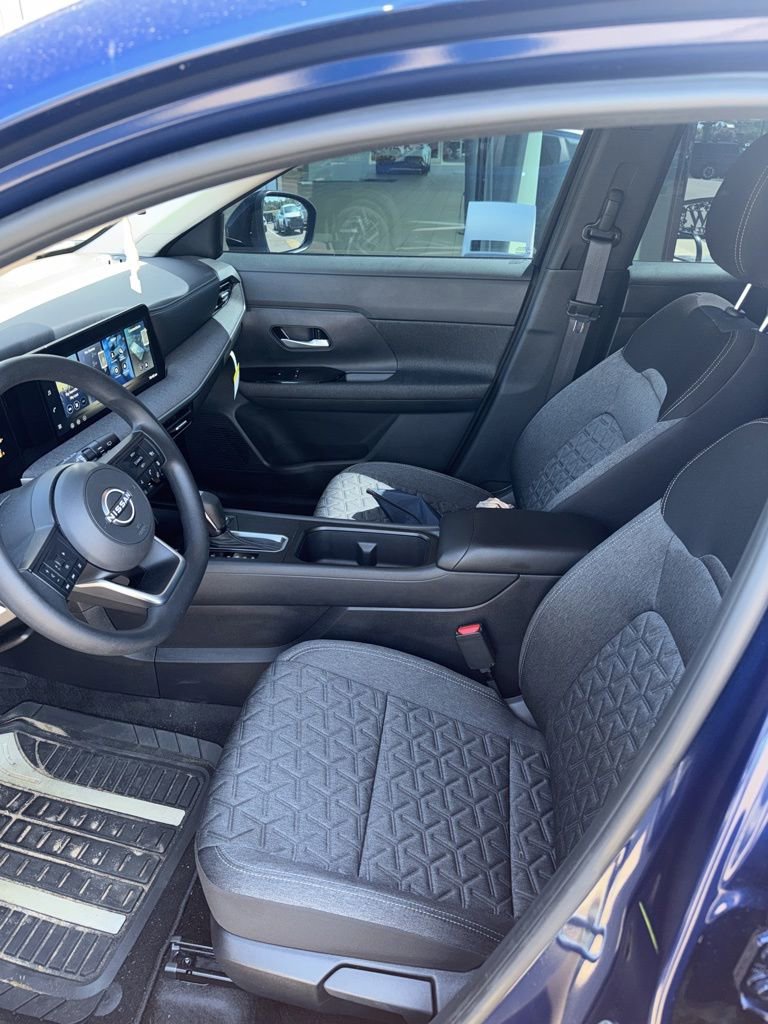 Used 2026 Nissan Kicks SV FWD image 10