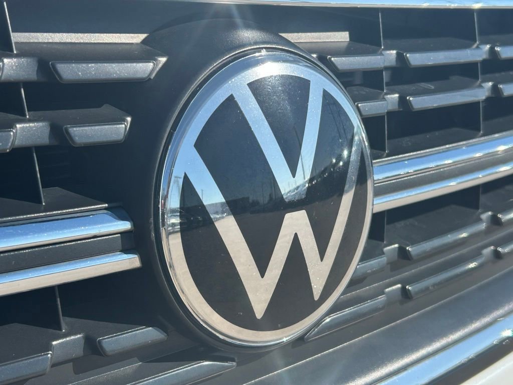 Used 2023 Volkswagen Jetta SE image 9