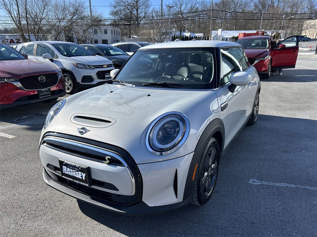 Used 2022 MINI Cooper SE image 4
