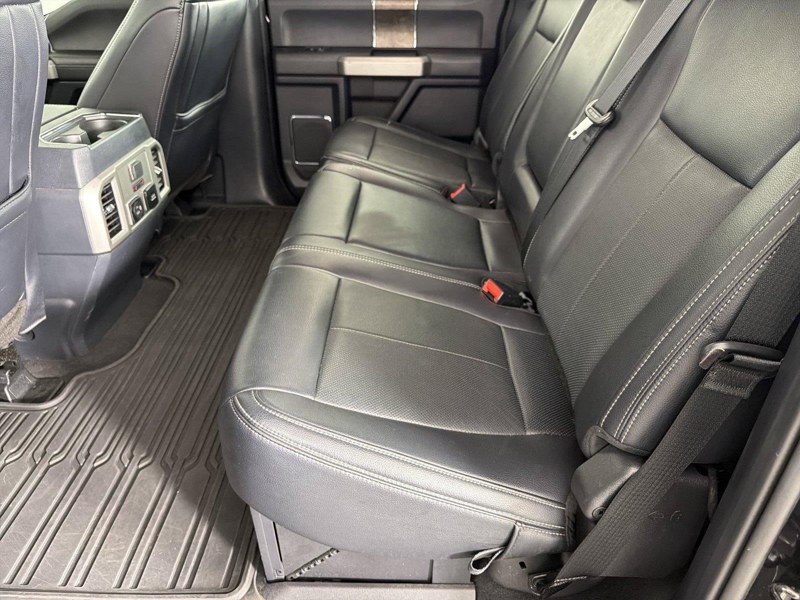 Used 2022 Ford F250 Lariat w/ Black Appearance Package AWD/4WD image 18