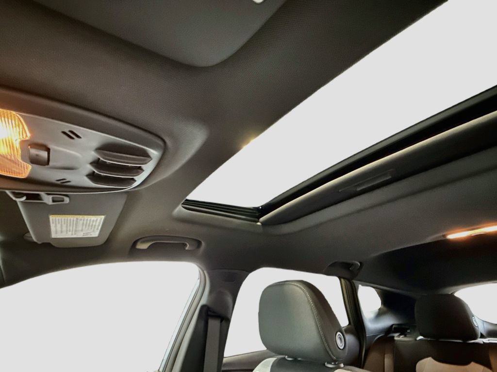 New 2026 Chevrolet Trax RS w/ Sunroof Package FWD image 21