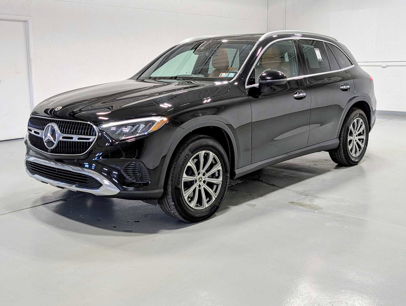 Certified 2025 Mercedes-Benz GLC 300 4MATIC image 1