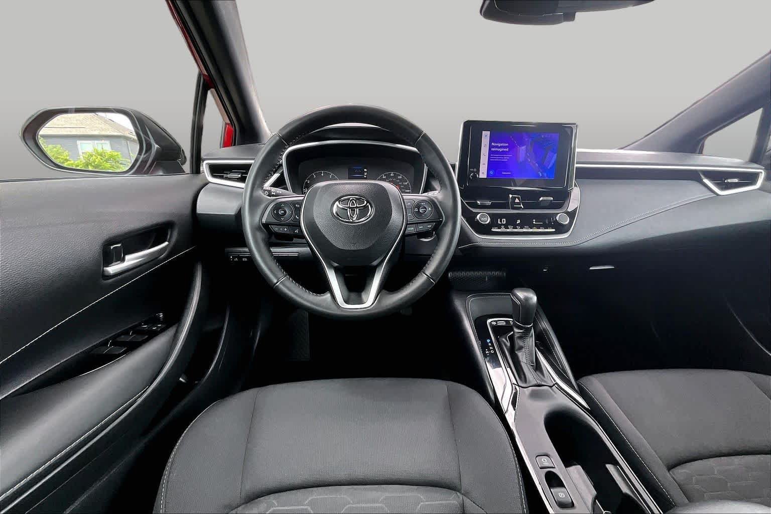 Used 2025 Toyota Corolla SE FWD image 6