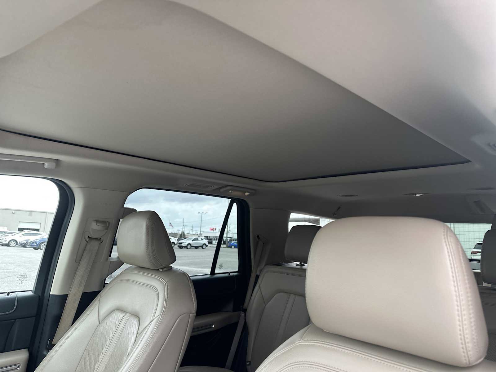 Used 2022 Ford Expedition Limited image 26