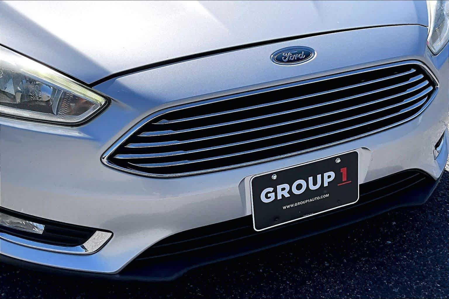 Used 2017 Ford Focus Titanium FWD image 30