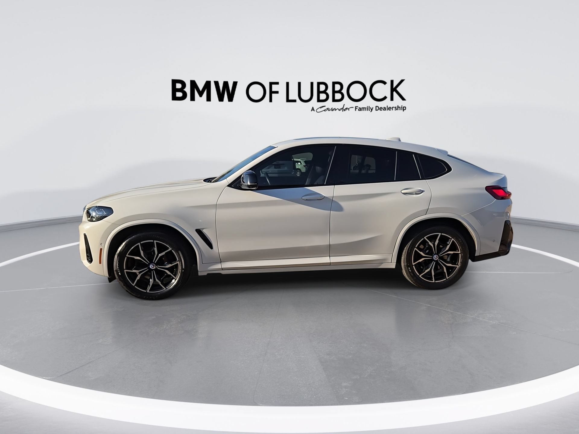 Used 2023 BMW X4 M40i AWD/4WD image 5