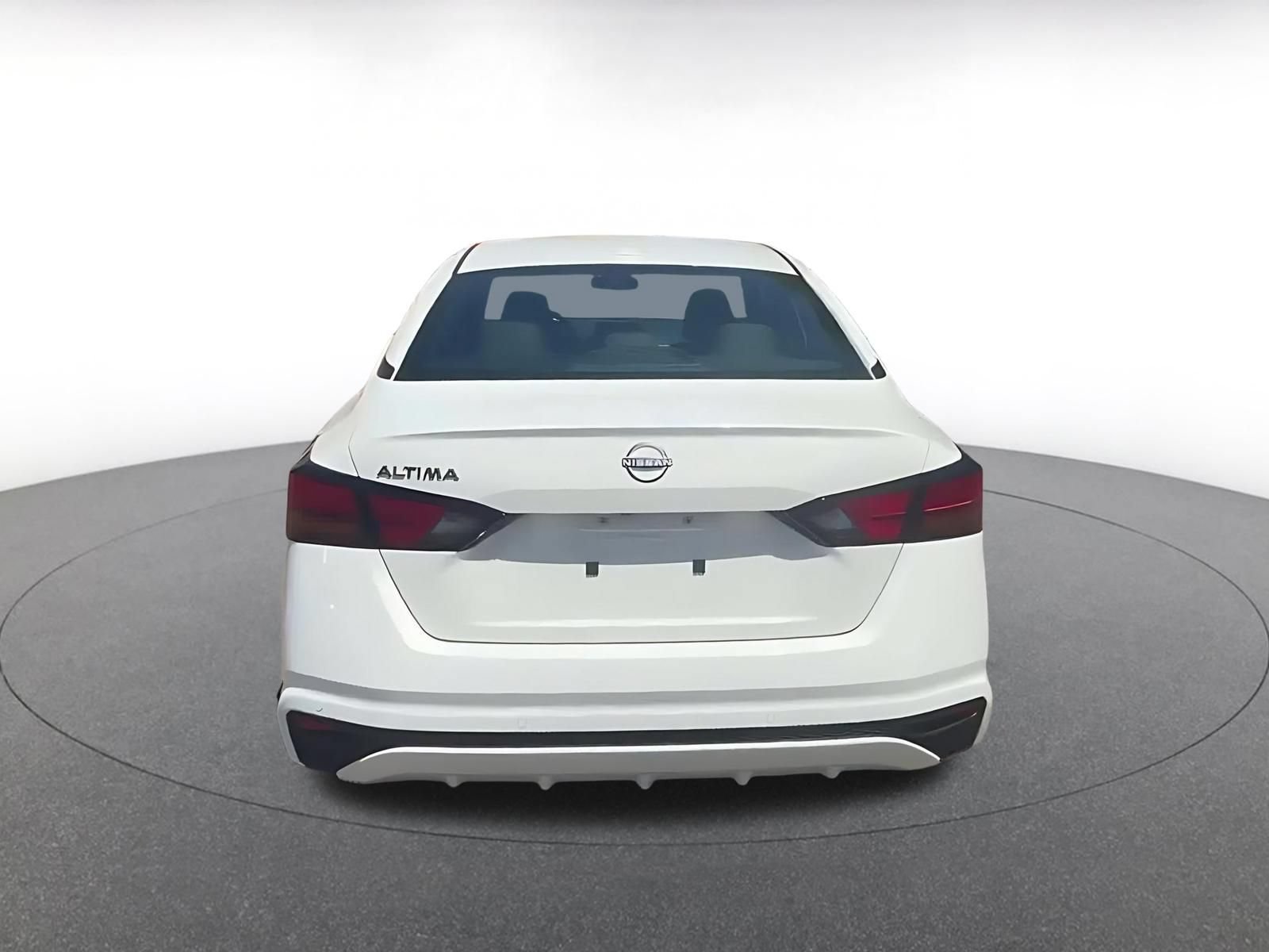 Used 2025 Nissan Altima 2.5 SV FWD image 12