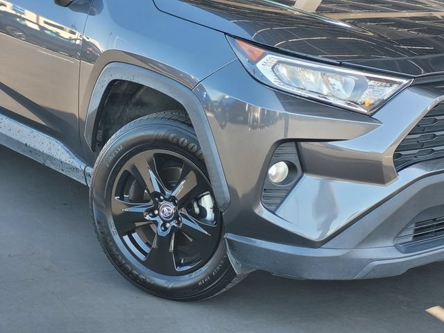 Used 2020 Toyota RAV4 XLE w/ Convenience Package FWD image 3