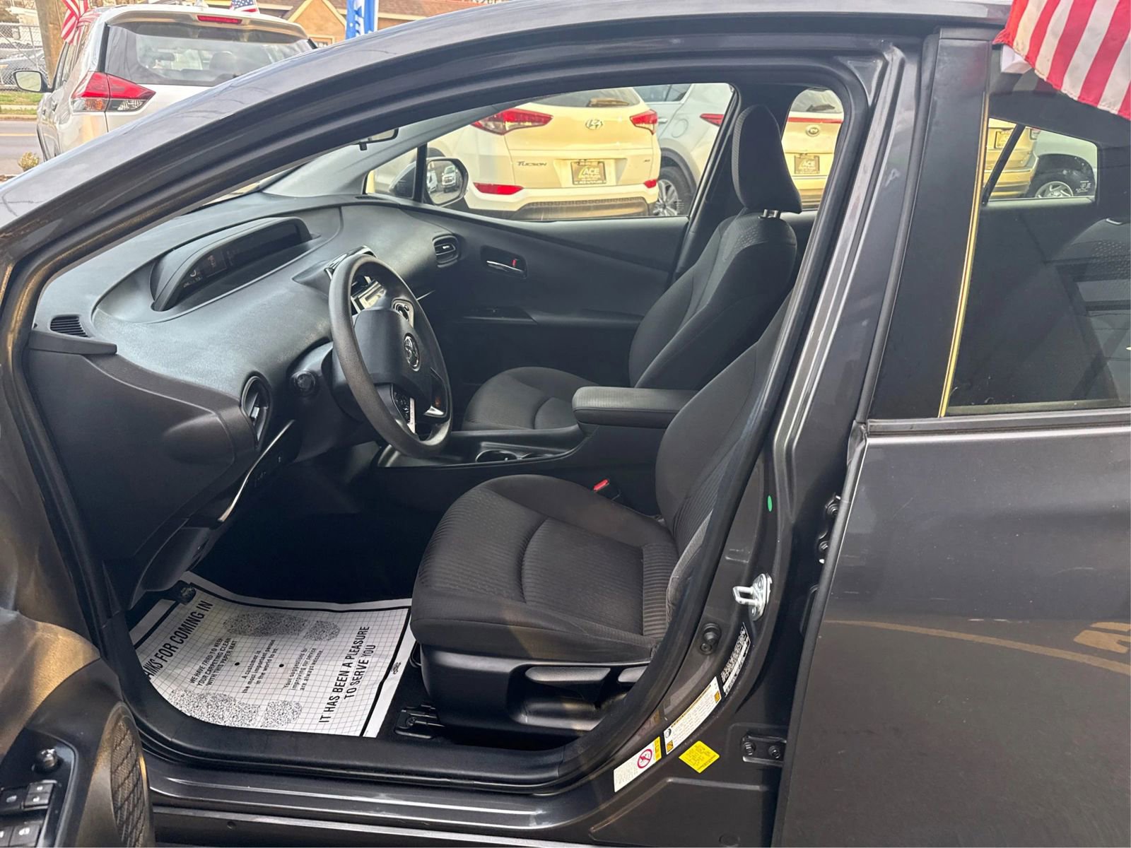 Used 2016 Toyota Prius Two image 9