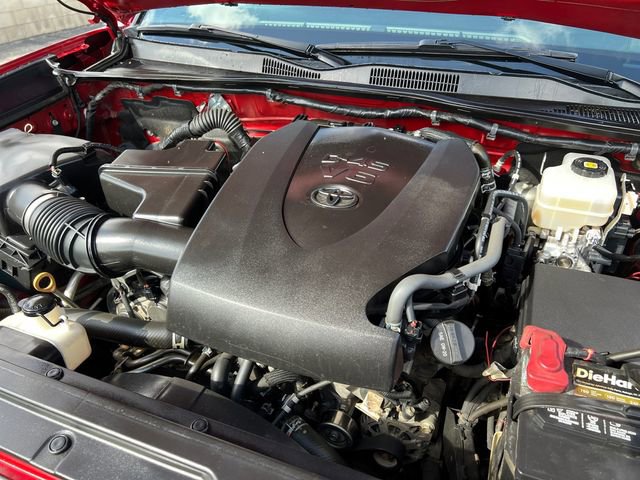 Certified 2020 Toyota Tacoma TRD Off-Road AWD/4WD image 9
