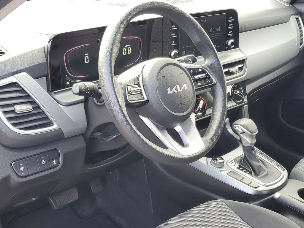 Used 2024 Kia Seltos LX AWD/4WD image 6