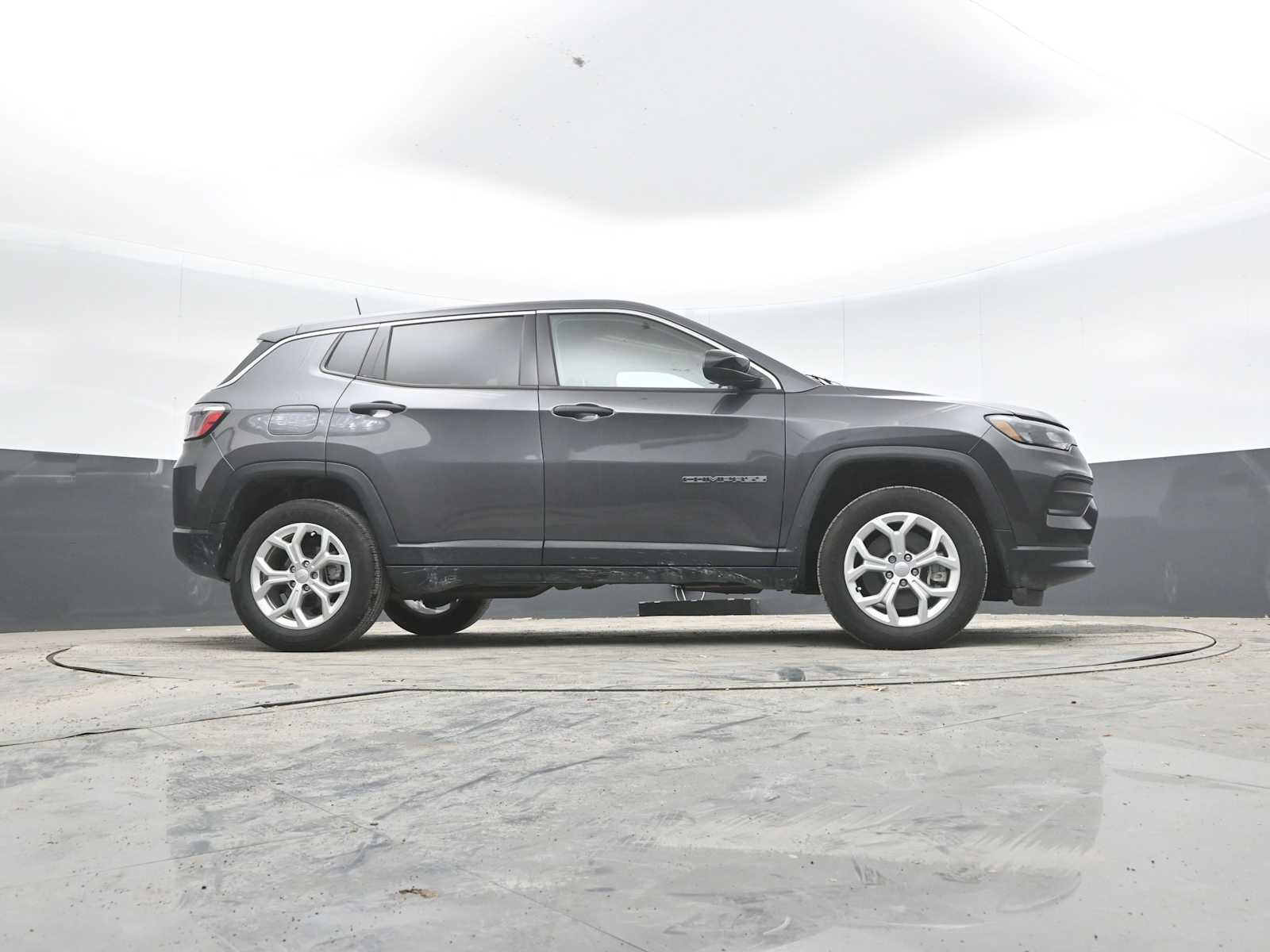 Used 2024 Jeep Compass Sport AWD/4WD image 38