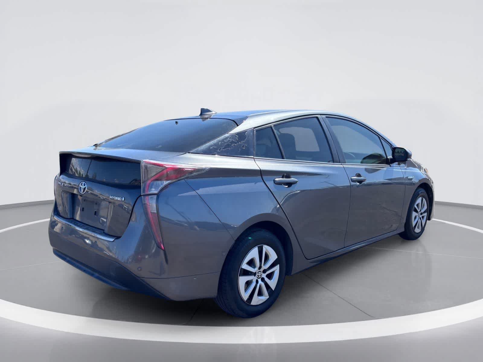 Used 2017 Toyota Prius Two w/ Prius Two Safety Plus Package FWD image 6