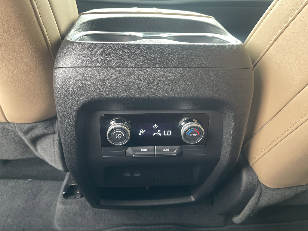 Used 2025 Buick Enclave Preferred image 17