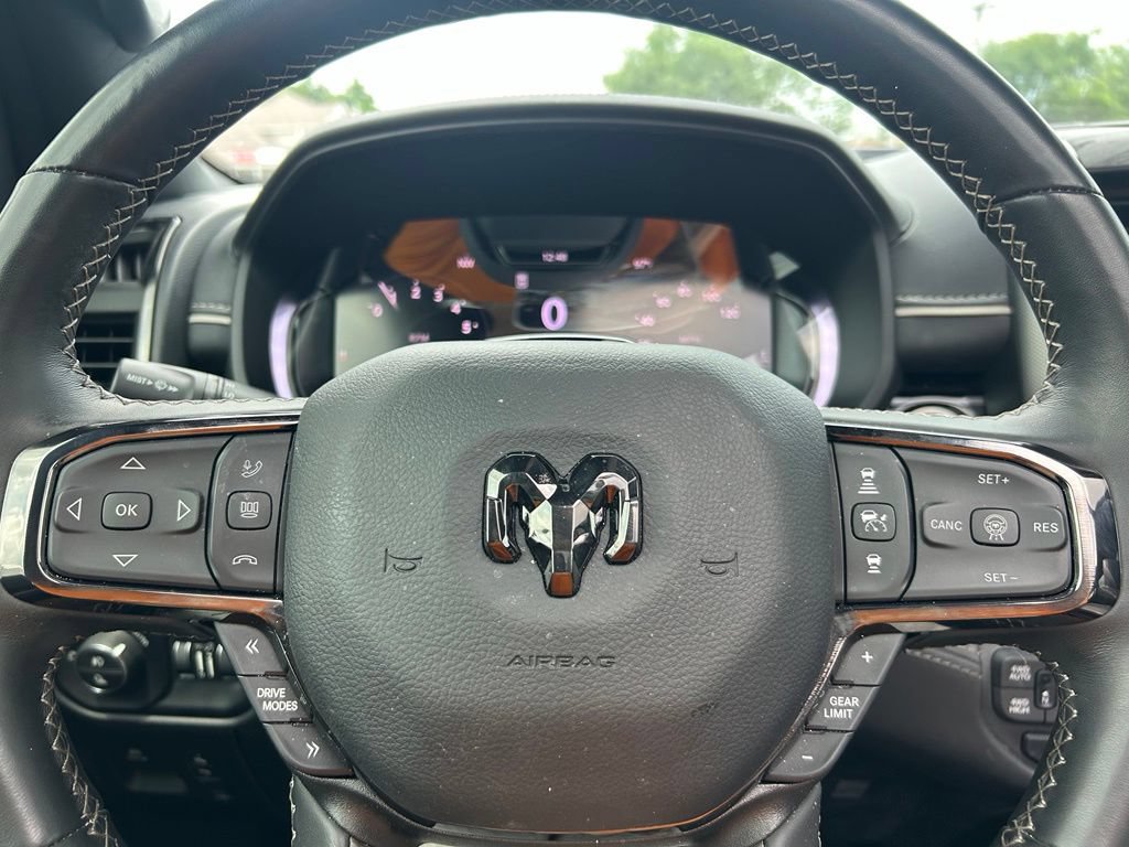 Used 2025 RAM 1500 Limited AWD/4WD image 16