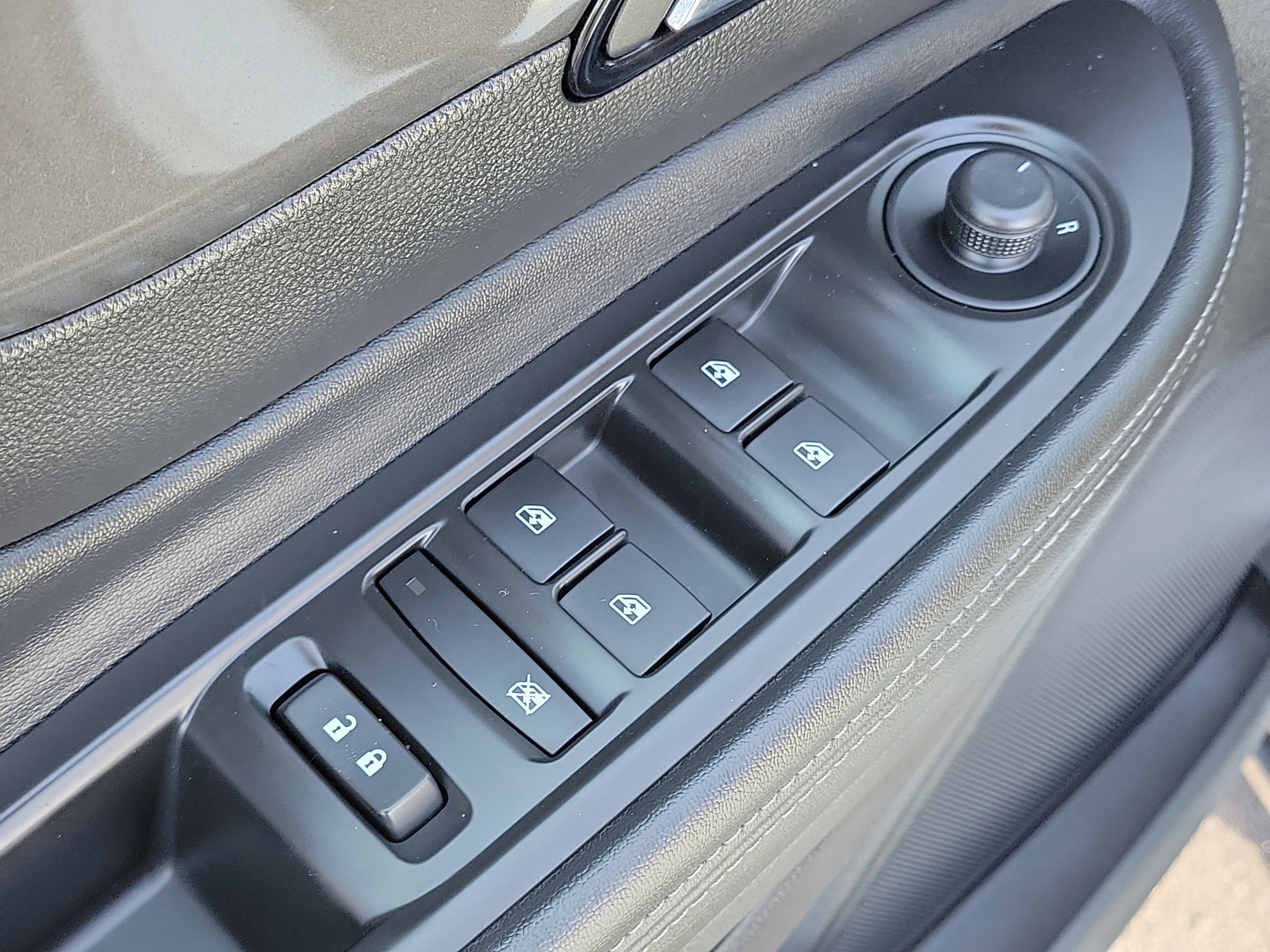 Used 2018 Buick Encore Preferred FWD image 17