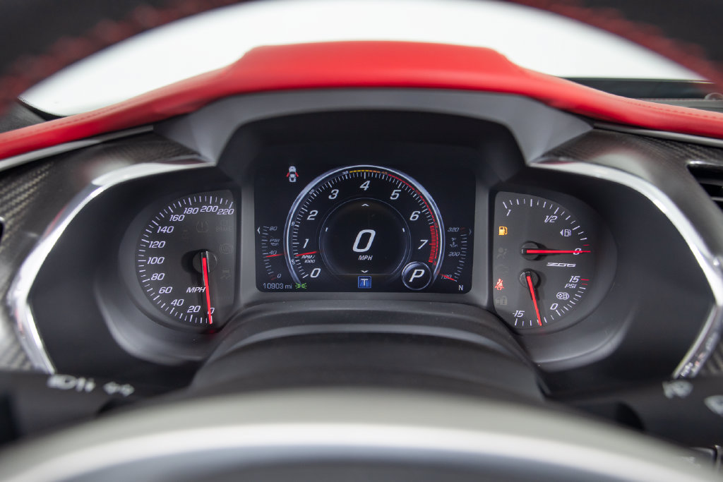 Used 2015 Chevrolet Corvette Z06 w/ 3LZ Preferred Equipment Group RWD image 31