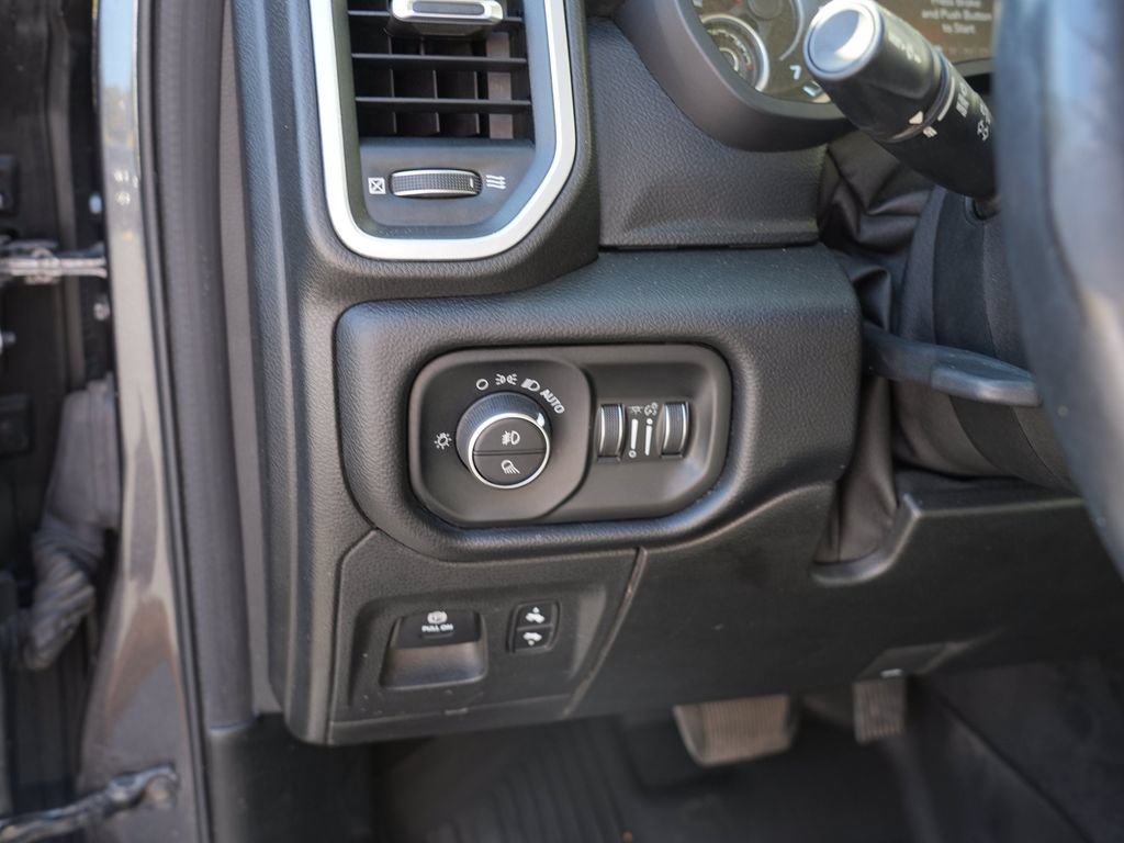 Used 2019 RAM 1500 Big Horn AWD/4WD image 16