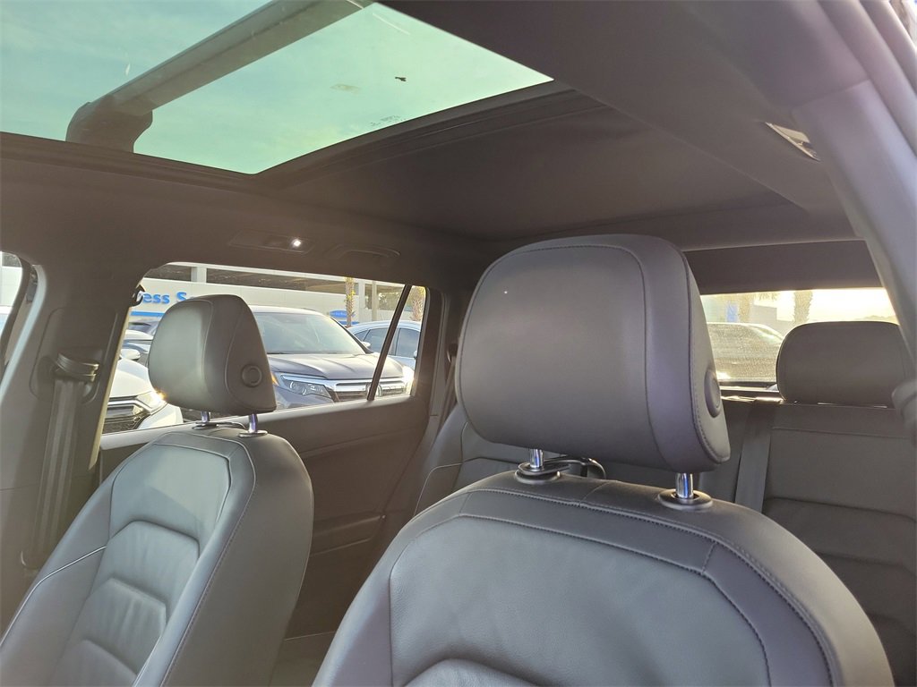 Used 2020 Volkswagen Tiguan SEL Premium R-Line w/ 3rd Row Seat Package image 28