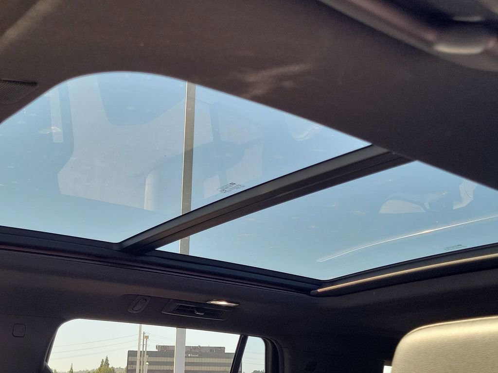 Used 2022 Chevrolet Tahoe Z71 w/ Luxury Package image 18