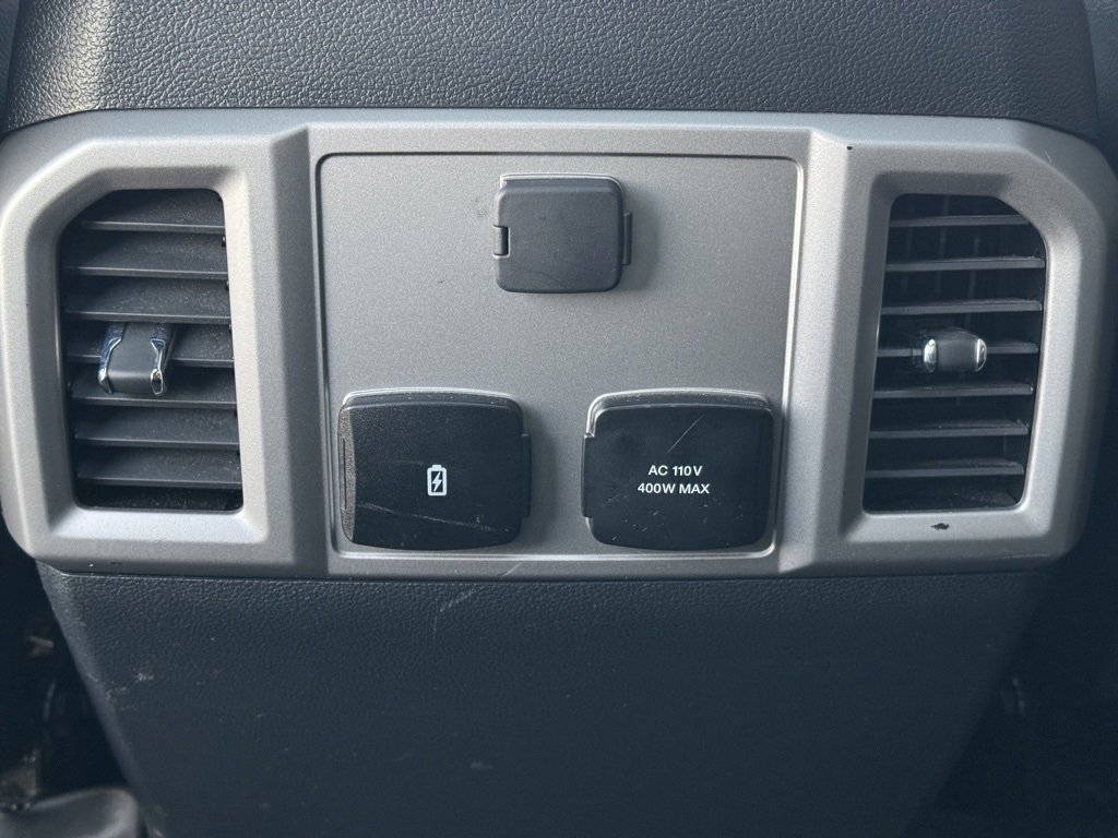 Used 2022 Ford F350 Lariat w/ Black Appearance Package image 20