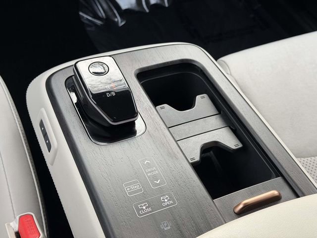 Used 2023 Nissan Ariya AWD image 20