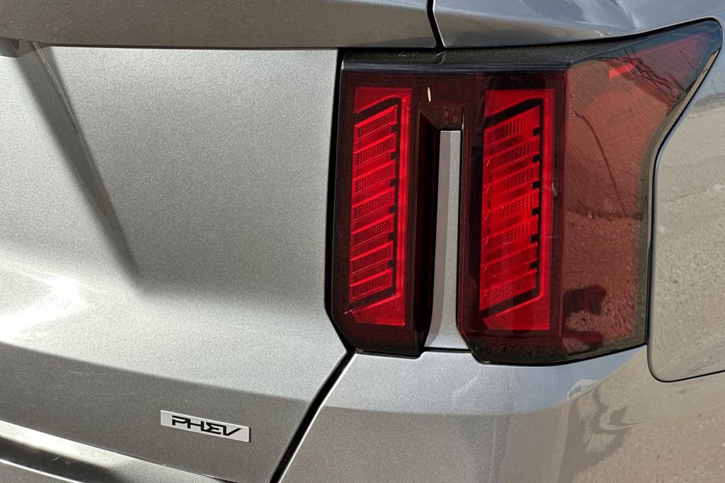 Used 2025 Kia Sorento EX image 31