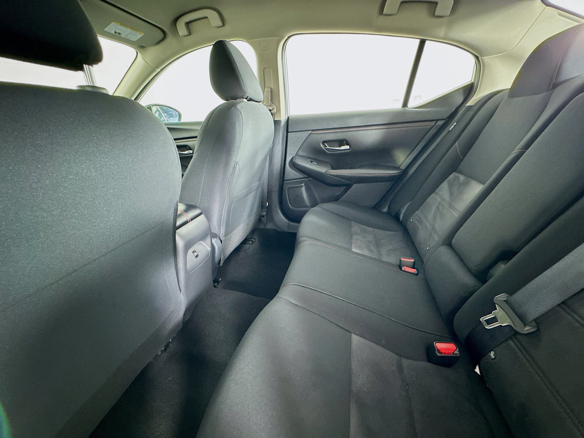 Used 2025 Nissan Sentra SR w/ Midnight Edition FWD image 23
