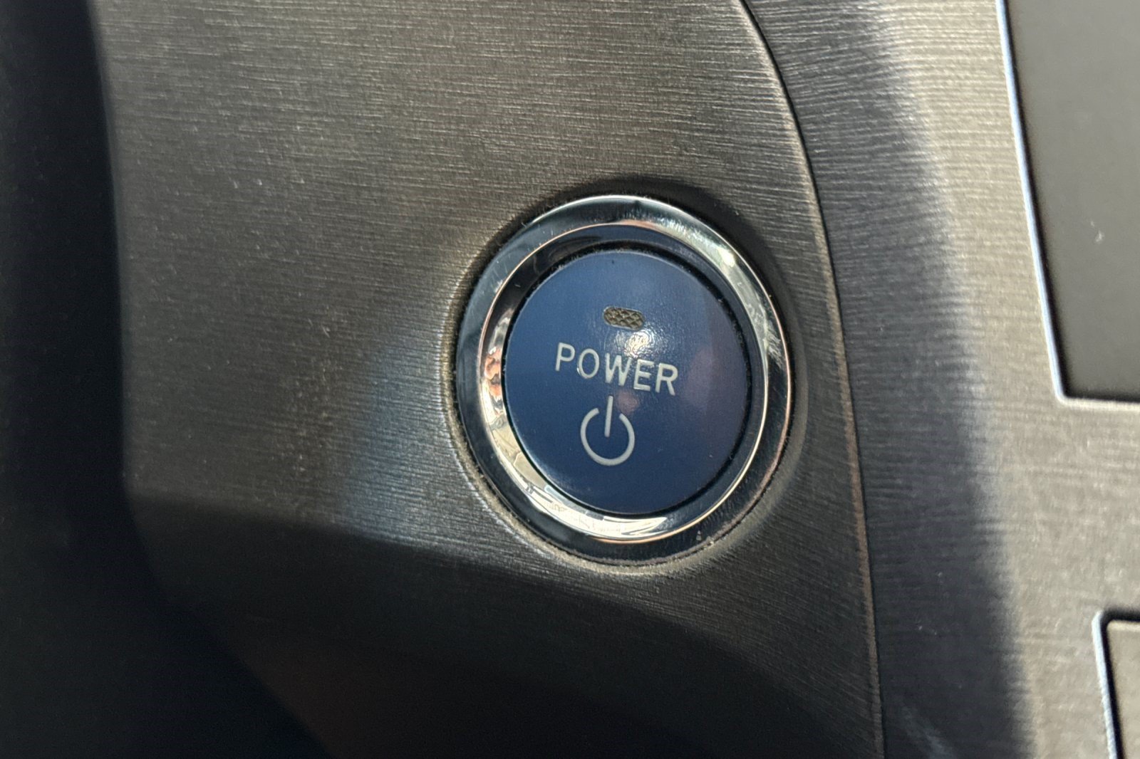 Used 2015 Toyota Prius Five FWD image 28