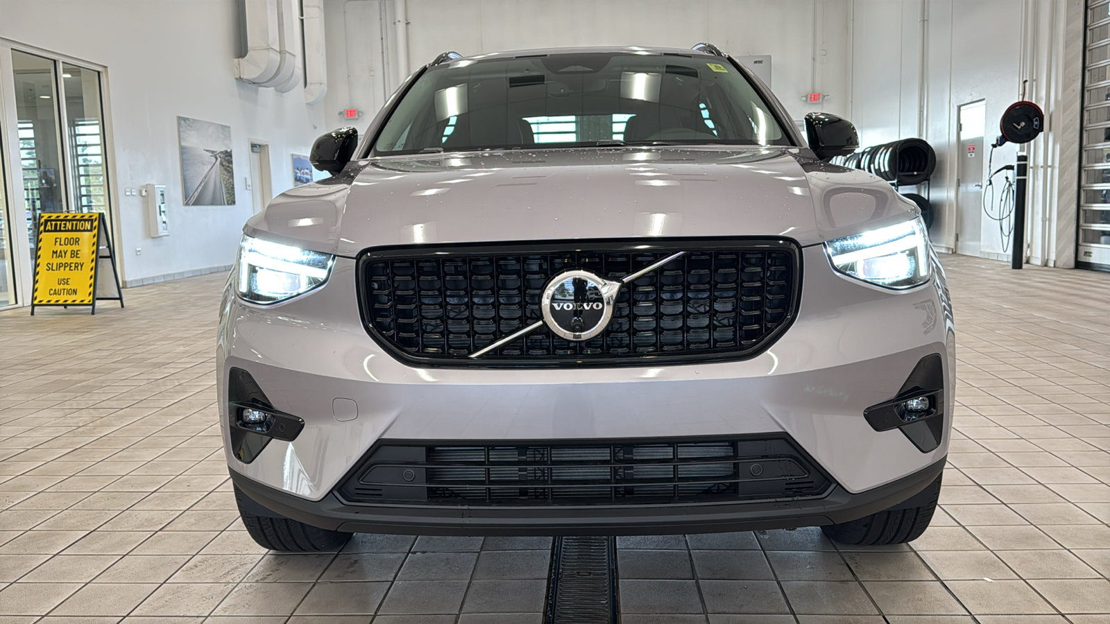 New 2026 Volvo XC40 B5 Plus w/ Climate Package AWD/4WD image 10