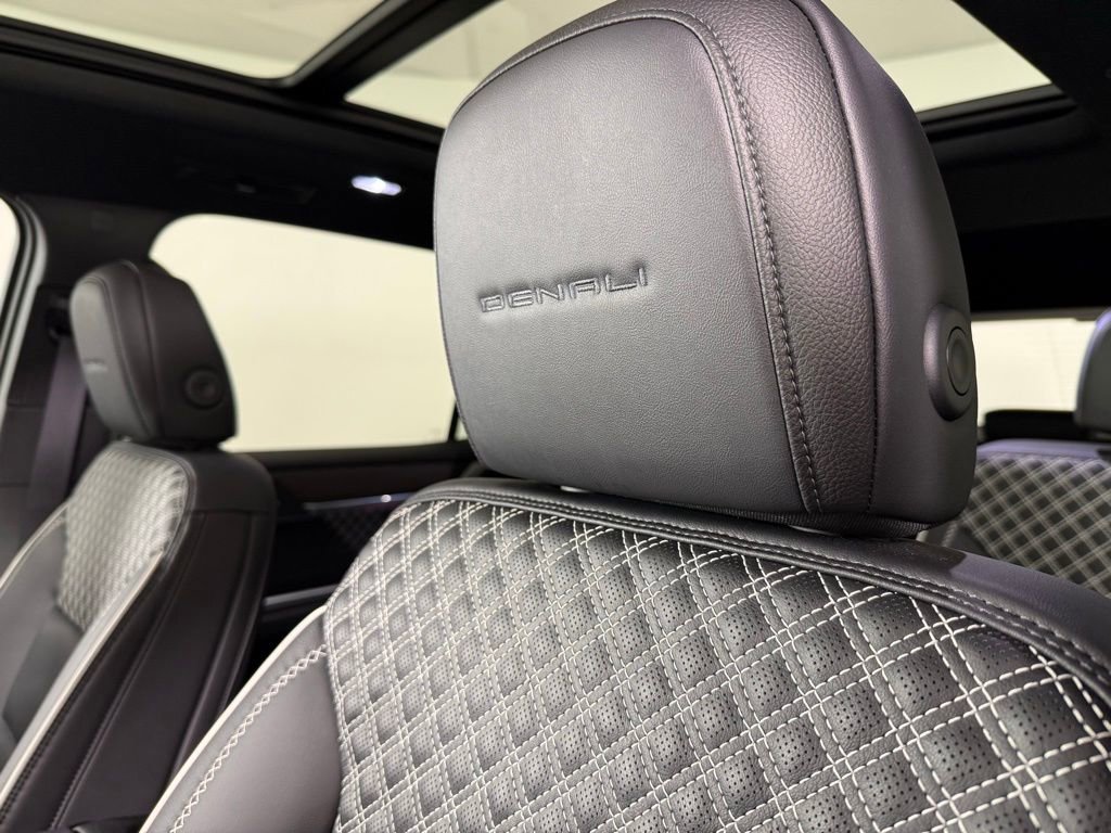 Used 2025 GMC Acadia Denali w/ Super Cruise Package image 38