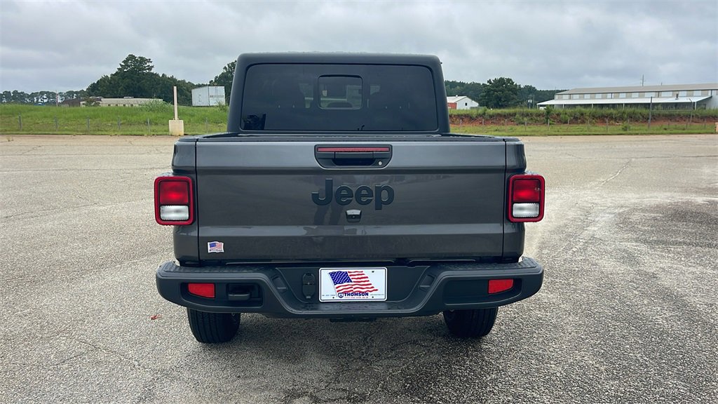 New 2025 Jeep Gladiator Sport image 6