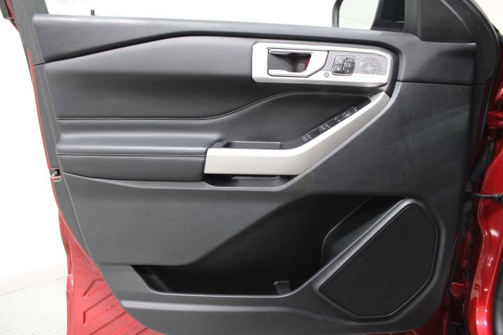 Used 2023 Ford Explorer Limited w/ Equipment Group 301A image 20