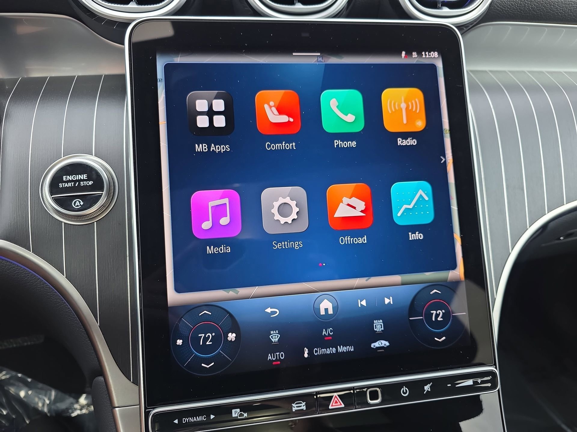 Used 2025 Mercedes-Benz GLC 300 4MATIC image 21