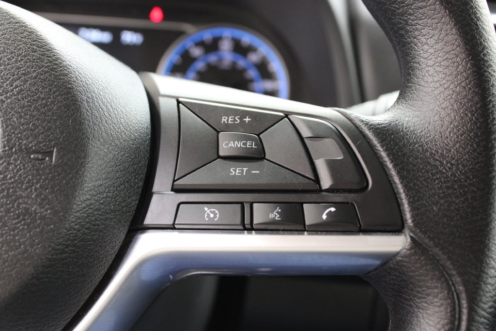 Used 2025 Nissan Leaf S FWD image 25