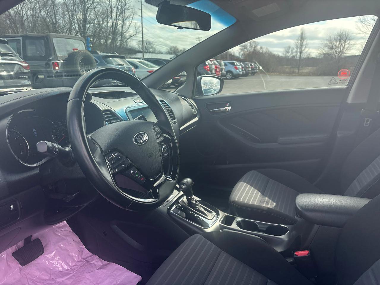 Used 2018 Kia Forte S image 11